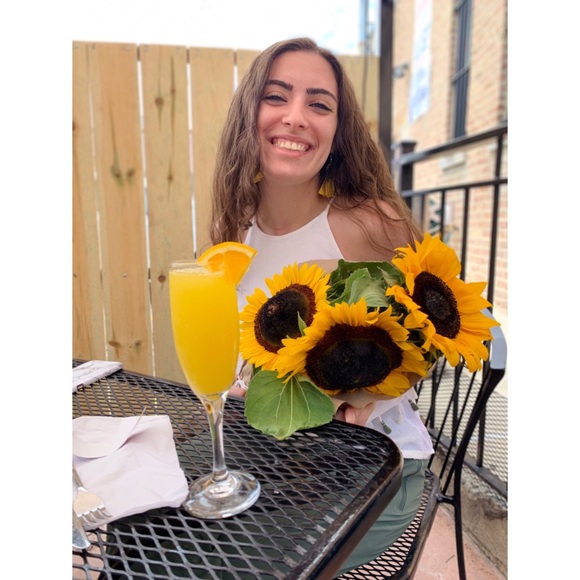 🌿MEET YOUR POSHER🌿 - Picture 3 of 8